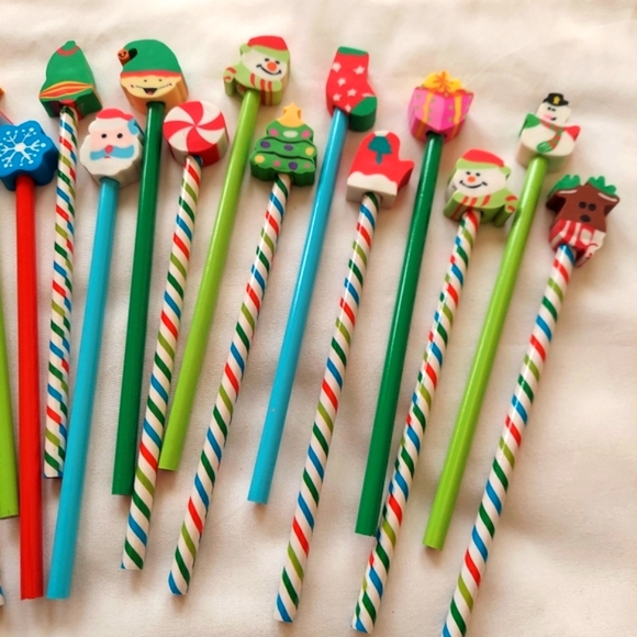 Christmas Characters Pencil Set (24) Various Colored Pencils w Character Eraser - Picture 4 of 5